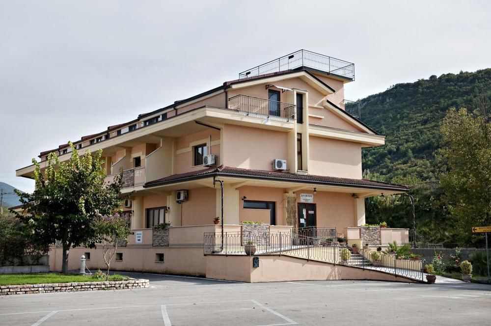 Hotel Ristorante Villa Pegaso San Pietro Infine Exterior photo